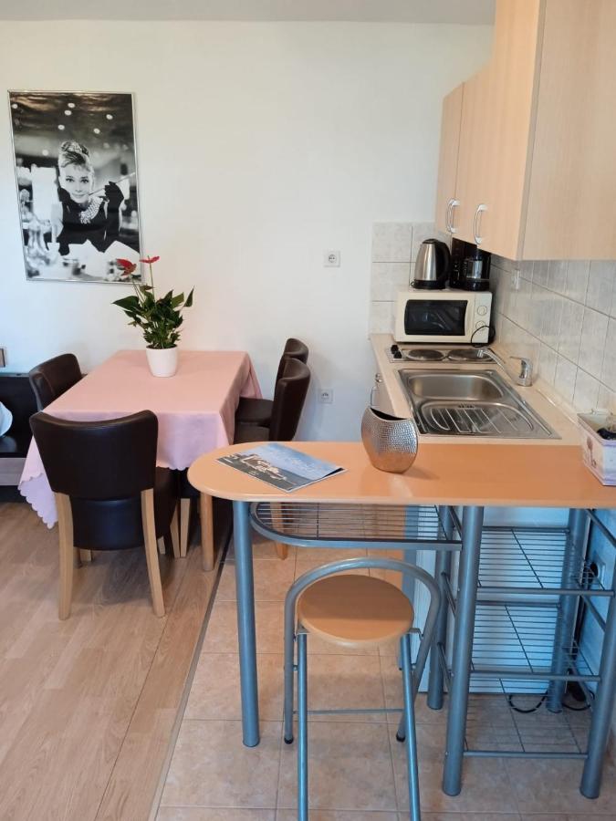 Pelivan Apartments Kaštela Kültér fotó