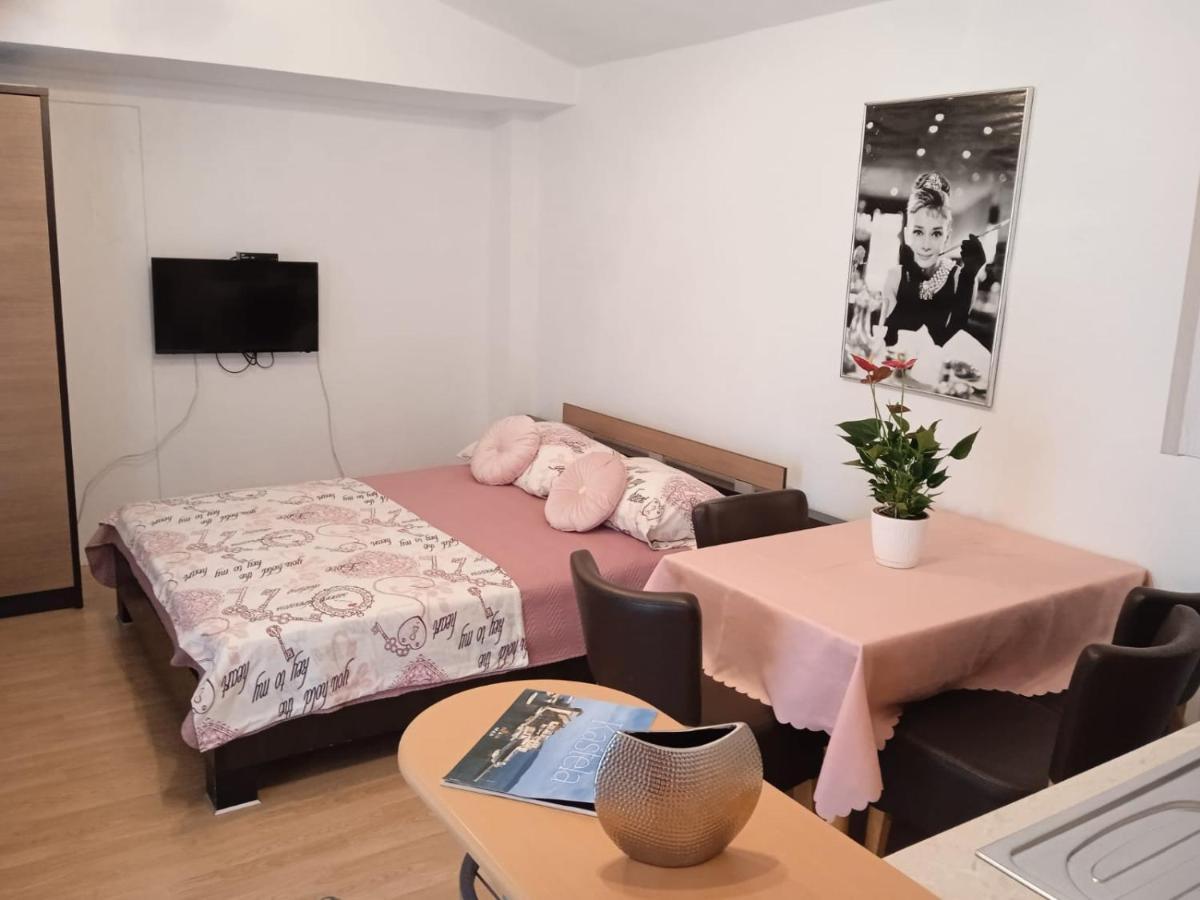 Pelivan Apartments Kaštela Kültér fotó
