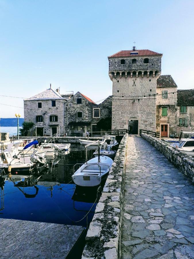 Pelivan Apartments Kaštela Kültér fotó